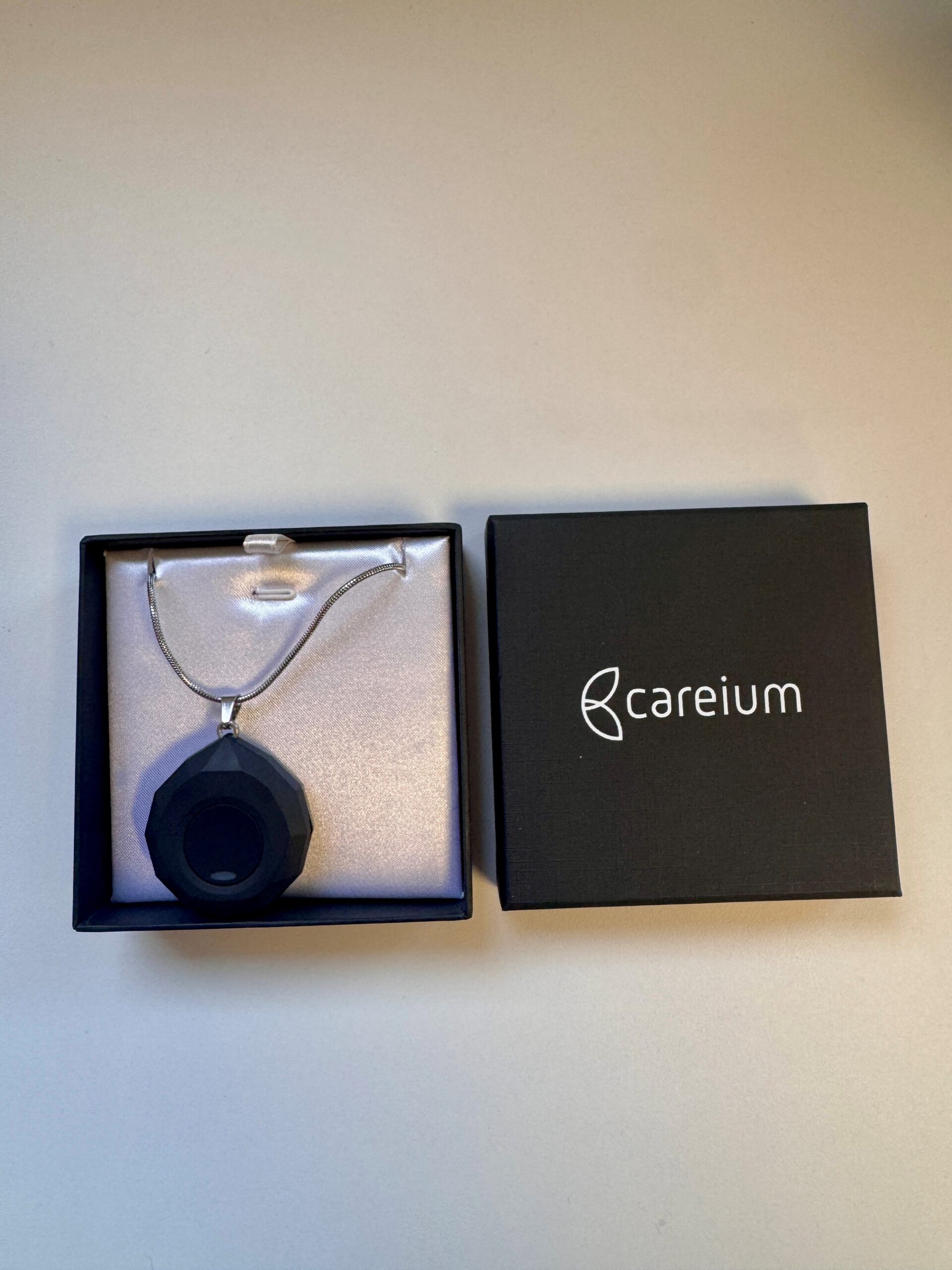 Médaillon et sa boîte